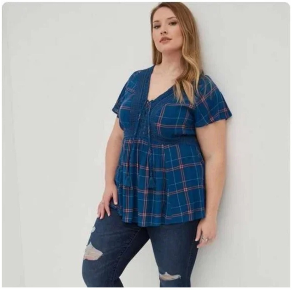 Torrid Babydoll Crinkle Gauze Crochet Inset Lace-Up Top